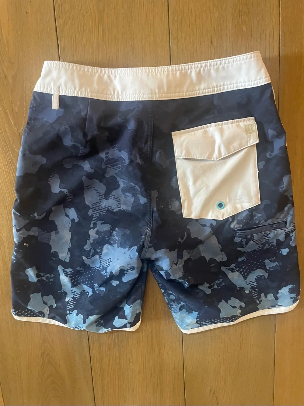 Huk Men's Navy & Light Blue Camo Board Shorts with White Waistband- size 28